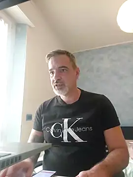 Snapshot of Marcolino183 chatting on 02/10/26, 08:40 Marcolino183 online show from 02/10/26, 08:40