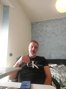 Snapshot of Marcolino183 chatting on 02/23/26, 08:33 Marcolino183 online show from 02/23/26, 08:33