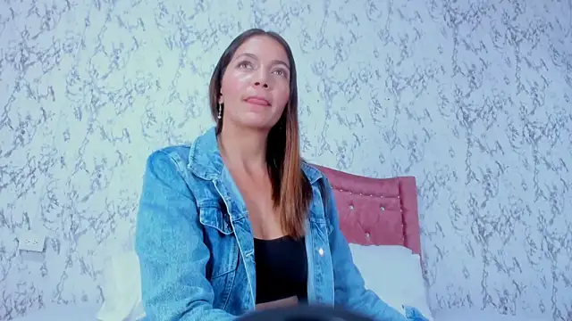 Mia Malkovaa  online show from 02/28/26, 05:36