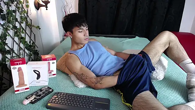 Snapshot of dylan_fun18 chatting on 01/06/25, 04:34 dylan fun18 online show from 01/06/25, 04:34