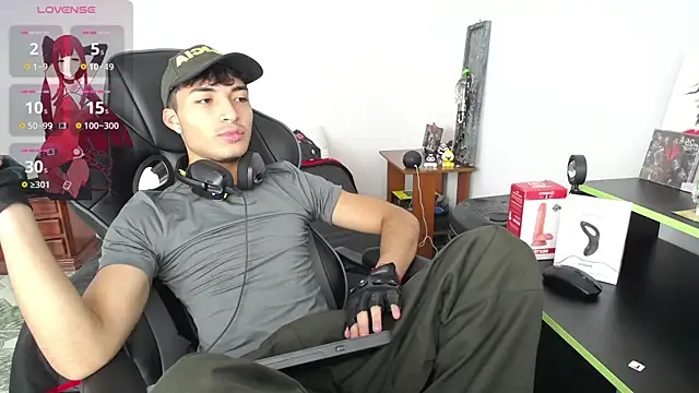 Snapshot of dylan_fun18 chatting on 02/19/25, 03:05 dylan fun18 online show from 02/19/25, 03:05