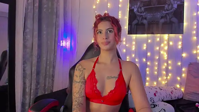 Sophiee Hill online show from 12/21/24, 08:50