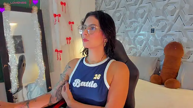 Sophiee Hill online show from 04/09/26, 07:03