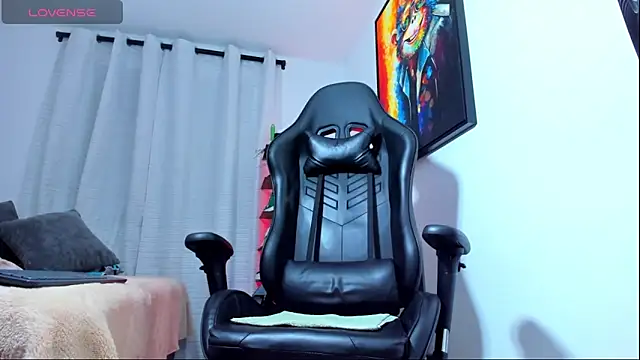 Snapshot of aronvillegas chatting on 10/26/25, 01:22 aronvillegas online show from 10/26/25, 01:22