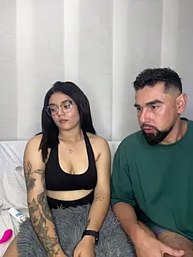 Snapshot of camianddanna chatting on 01/17/25, 12:53 camianddanna online show from 01/17/25, 12:53