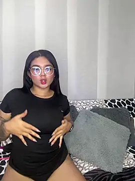 Snapshot of camianddanna chatting on 01/19/25, 12:38 camianddanna online show from 01/19/25, 12:38