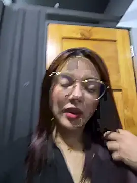 Snapshot of camianddanna chatting on 03/15/25, 02:24 camianddanna online show from 03/15/25, 02:24