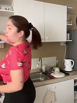 WhiteWomen online show from 10/24/25, 04:25