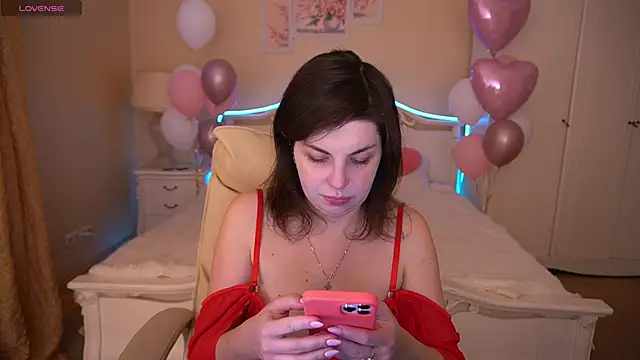 MirandaWong online show from 02/16/25, 05:15