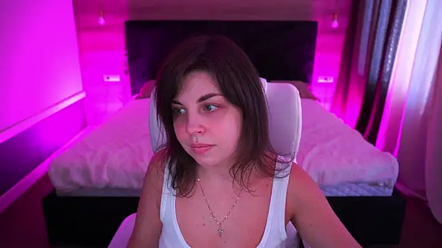 MirandaWong online show from 09/19/25, 05:53