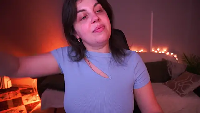 MirandaWong online show from 03/11/26, 06:30