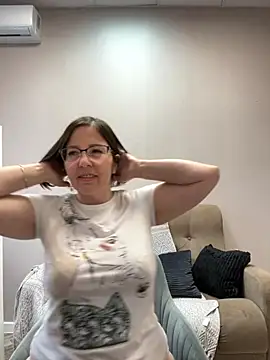 B Bonya m online show from 10/05/25, 04:33