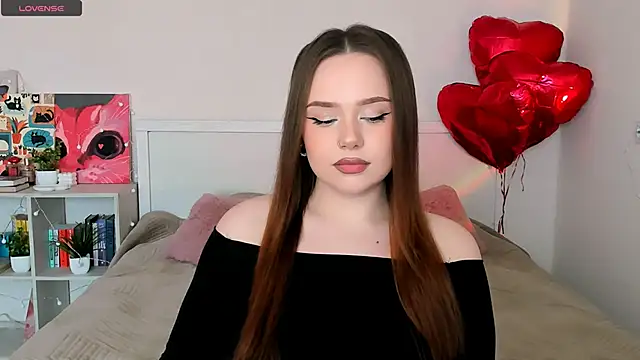 LittleKiitten online show from 06/11/26, 02:26