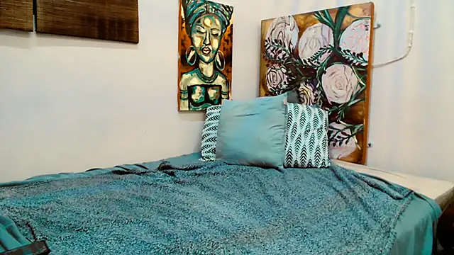 GoldenPussyXOXO online show from 02/18/25, 06:37