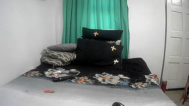 GoldenPussyXOXO online show from 05/07/26, 12:32