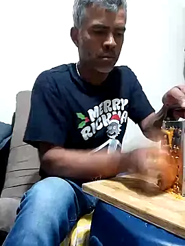 Snapshot of yourprivateproperty chatting on 09/23/25, 11:08 yourprivateproperty online show from 09/23/25, 11:08