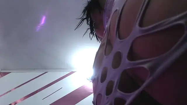 Snapshot of Kitten_Hot_ chatting on 09/30/25, 04:34 Kitten Hot online show from 09/30/25, 04:34