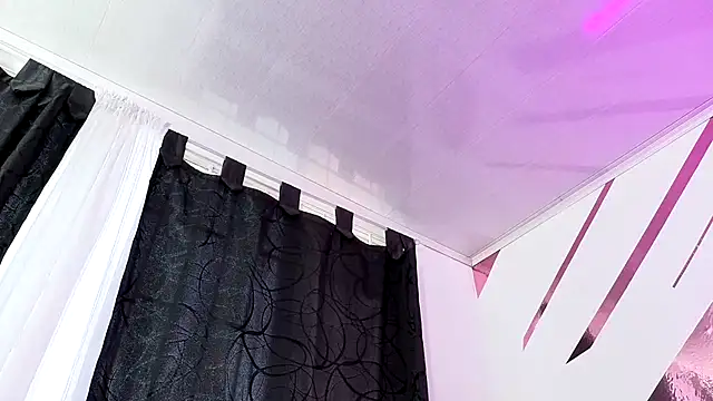 Snapshot of Kitten_Hot_ chatting on 10/30/25, 11:11 Kitten Hot online show from 10/30/25, 11:11