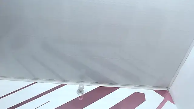 Snapshot of Kitten_Hot_ chatting on 11/15/25, 02:31 Kitten Hot online show from 11/15/25, 02:31