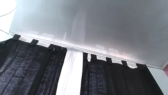 Snapshot of Kitten_Hot_ chatting on 11/26/25, 08:10 Kitten Hot online show from 11/26/25, 08:10