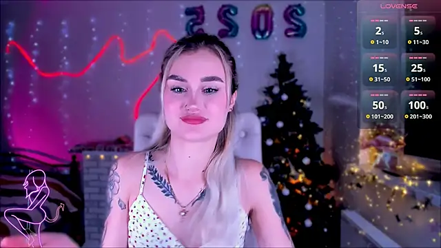 Snapshot of _Ravenaa chatting on 01/17/25, 10:55 Ravenaa online show from 01/17/25, 10:55