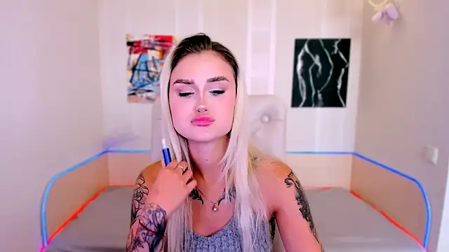 Snapshot of _Ravenaa chatting on 09/12/25, 08:58 Ravenaa online show from 09/12/25, 08:58