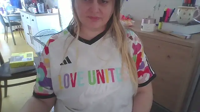 Meliss Official9 online show from 04/15/26, 10:33