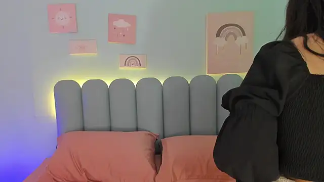 curvy rousi online show from 11/06/25, 11:44