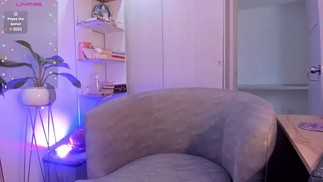 danna davis18 online show from 12/05/24, 05:39