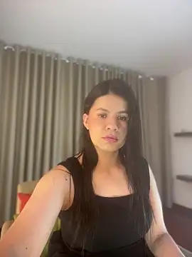 Snapshot of Alice_Biel chatting on 06/12/26, 01:10 Alice Biel online show from 06/12/26, 01:10