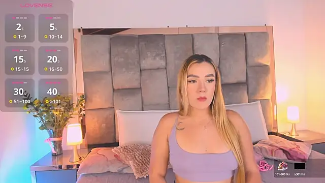 Snapshot of Sofi_Vasquez chatting on 09/22/25, 08:33 Sofi Vasquez online show from 09/22/25, 08:33