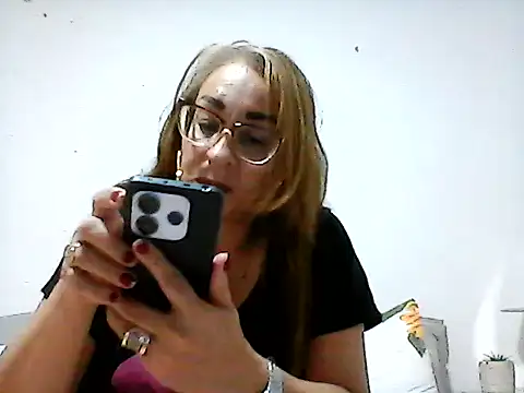 karlabarrera online show from 09/15/25, 09:59