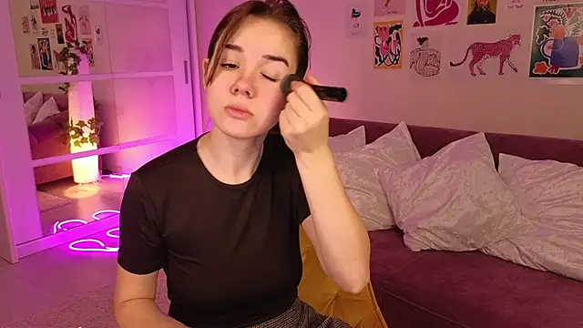 LindaRobertz online show from 03/10/25, 06:05