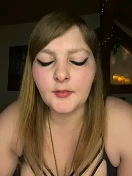 Snapshot of herz_steht_kopf90 chatting on 02/25/25, 12:03 herz steht kopf90 online show from 02/25/25, 12:03