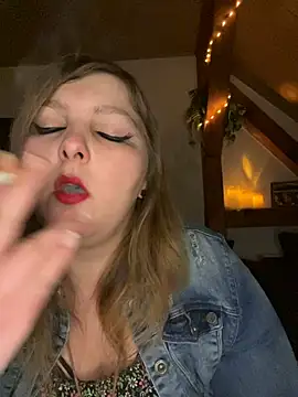 Snapshot of herz_steht_kopf90 chatting on 02/27/25, 08:31 herz steht kopf90 online show from 02/27/25, 08:31