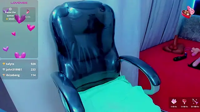 Hot beauty   online show from 02/14/25, 12:25