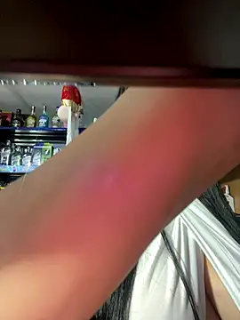 Hot beauty   online show from 12/17/25, 02:50