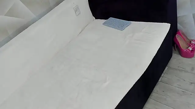 Snapshot of Sweet_Lanaaaaa chatting on 09/30/25, 08:47 Sweet Lanaaaaa online show from 09/30/25, 08:47