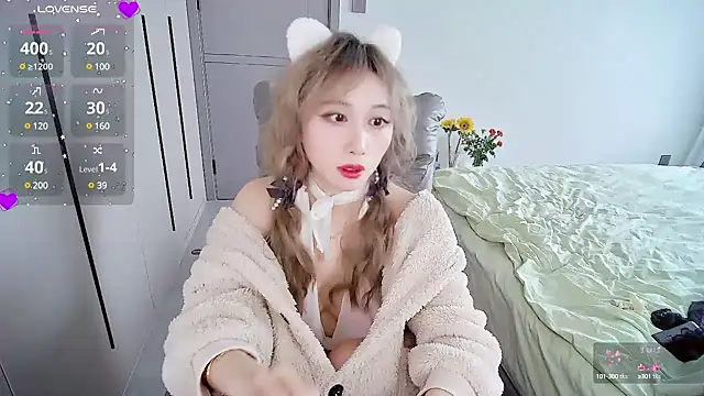 Xiaoyu-G online show from 03/23/25, 08:26