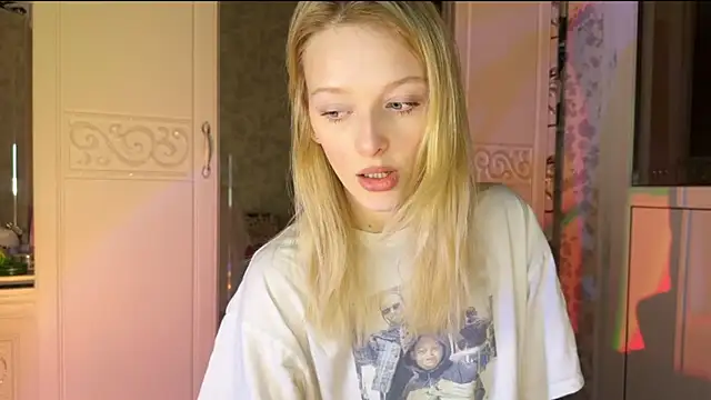 Evvie Summn1 online show from 03/02/25, 03:27