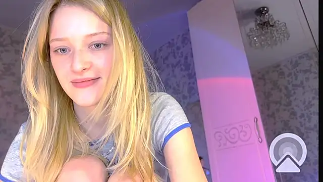 Evvie Summn1 online show from 03/09/25, 06:21