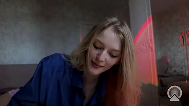 Evvie Summn1 online show from 09/16/25, 03:51