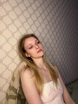 Evvie Summn1 online show from 02/23/26, 03:42