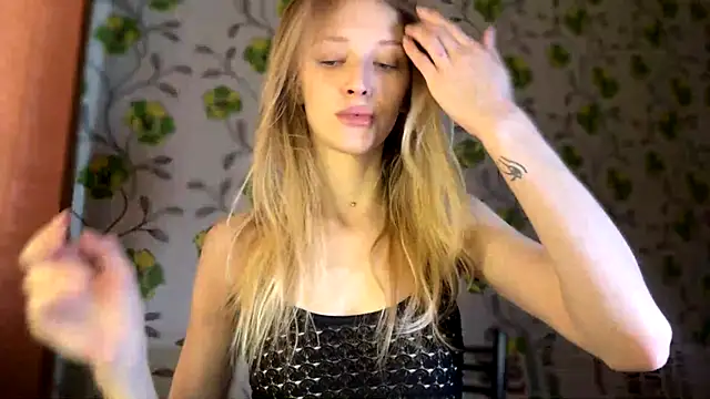 Evvie Summn1 online show from 03/01/26, 05:42