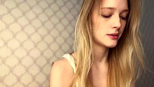 Evvie Summn1 online show from 03/10/26, 07:24