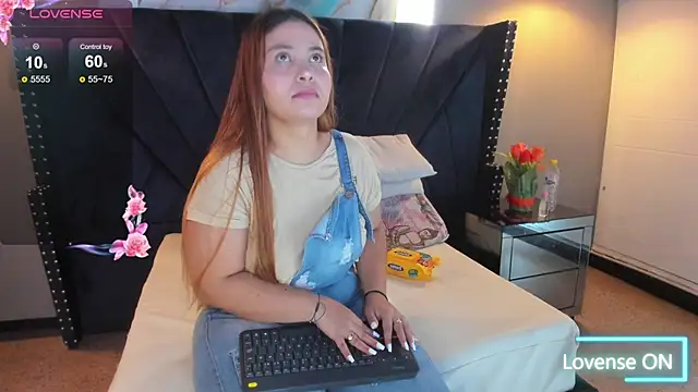 MAHIASMITH13 online show from 10/20/25, 01:11