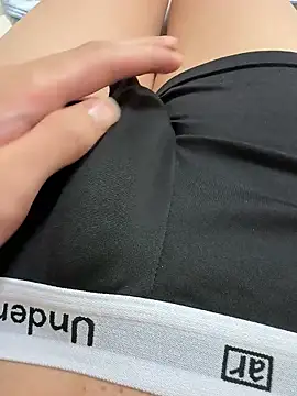 Snapshot of toooom845 chatting on 10/10/25, 07:46 toooom845 online show from 10/10/25, 07:46