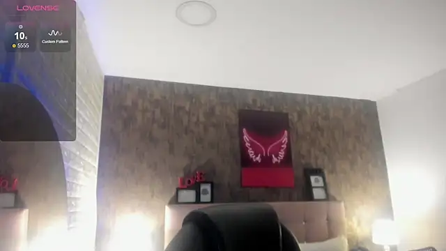 Snapshot of alice__tylor chatting on 10/04/25, 10:35 alice tylor online show from 10/04/25, 10:35