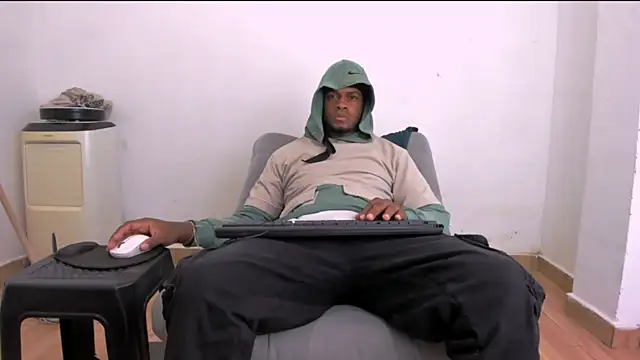 Snapshot of jack_crawfortt chatting on 10/09/25, 12:52 jack crawfortt online show from 10/09/25, 12:52