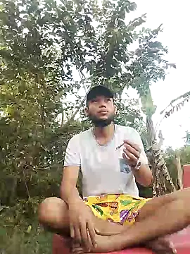 Snapshot of Zombra_42 chatting on 01/15/25, 10:13 Zombra 42 online show from 01/15/25, 10:13